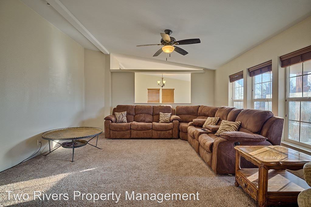 808 Pringle Road - Photo 3 of 9