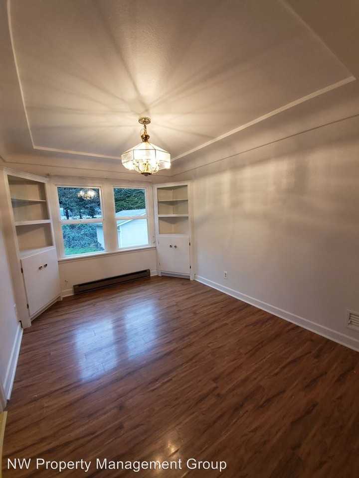 4514 Rucker Avenue - Photo 3 of 8