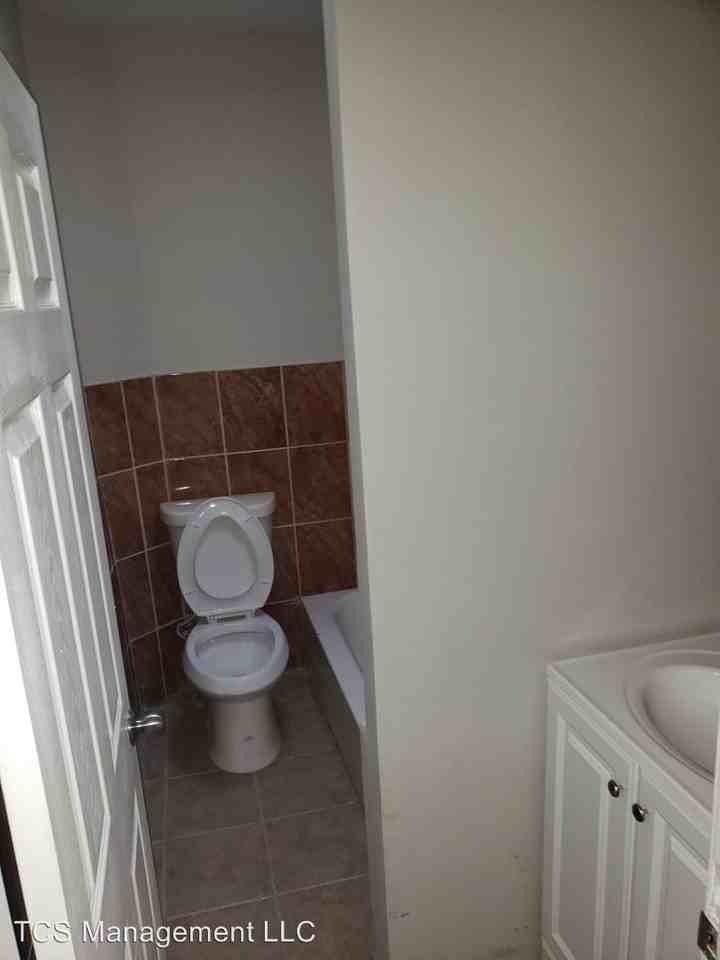 88 E. Garfield St. - Photo 3 of 6