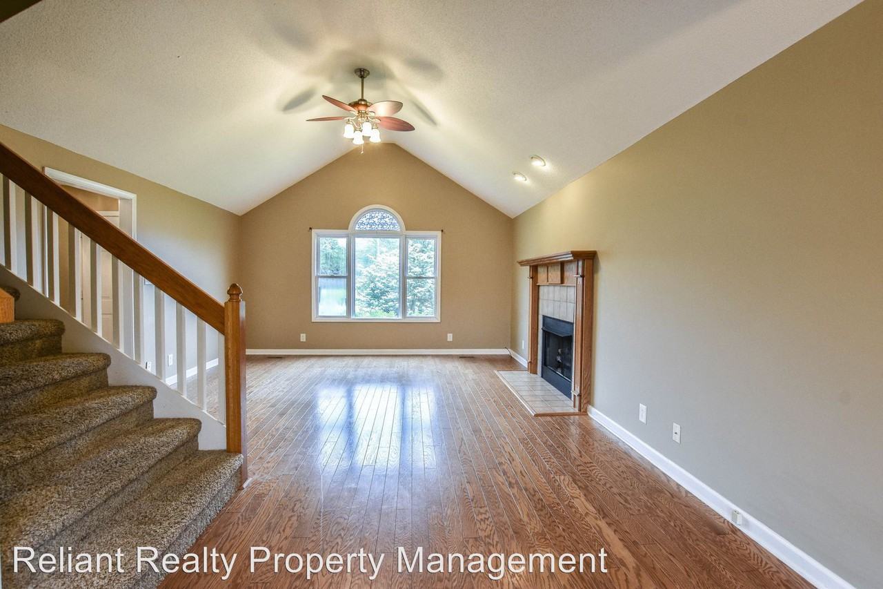 2923 Heatherfield Drive - Photo 3 of 17