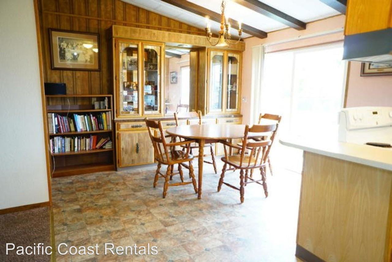 1664 Fischer Ave - Photo 3 of 17