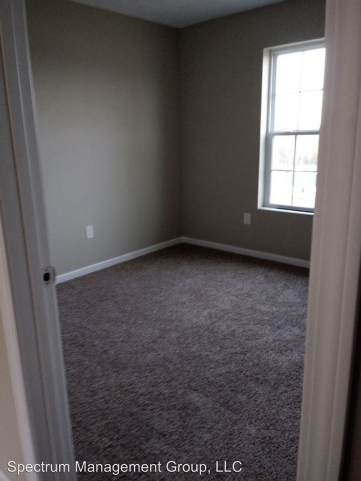 1073 Rosella Drive - Photo 3 of 6