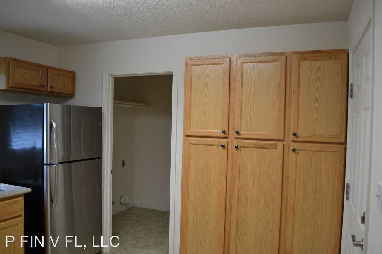 680 Carrier Dr - Photo 3 of 12