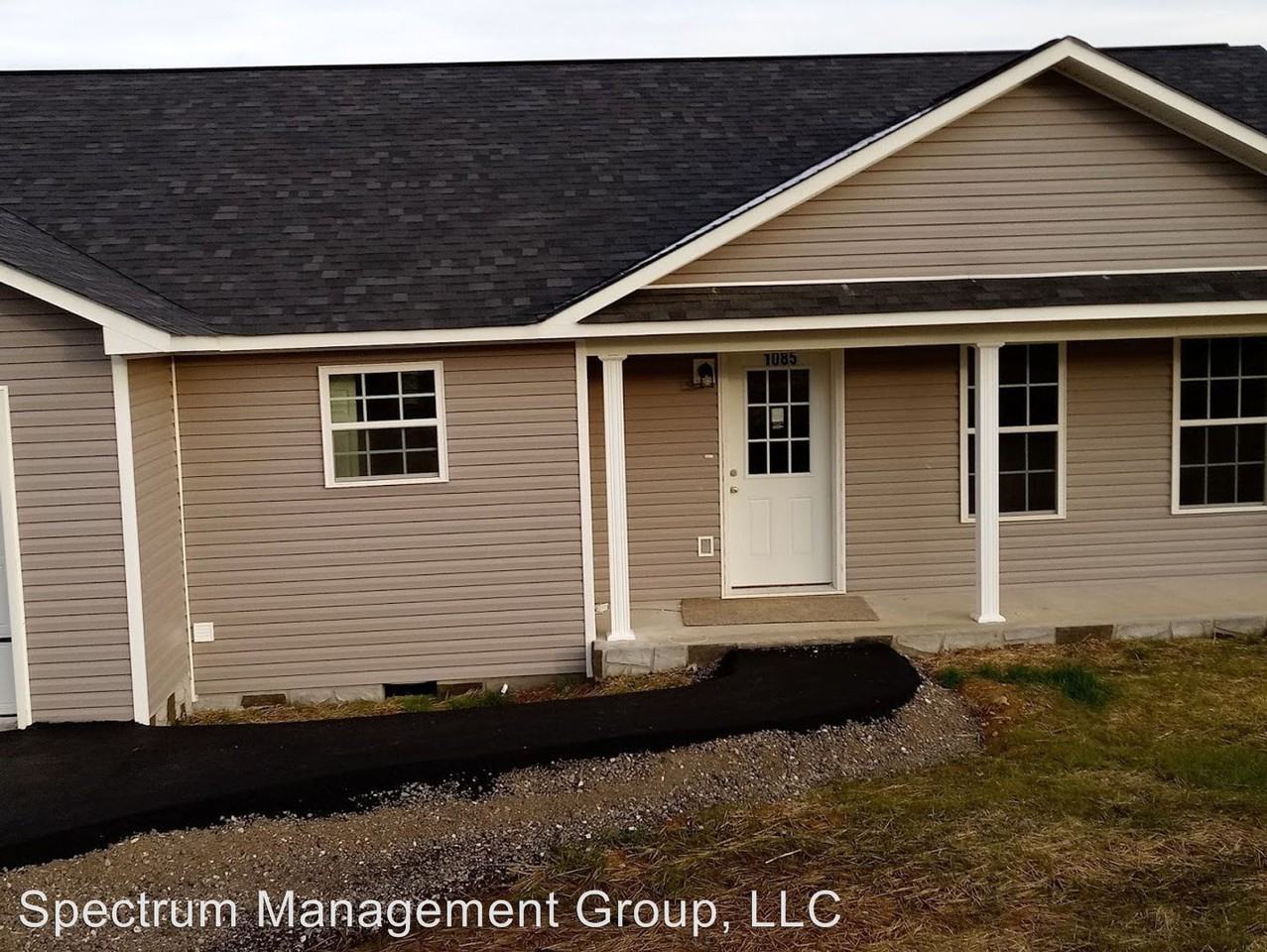 1085 Rosella Drive - Photo 2 of 9