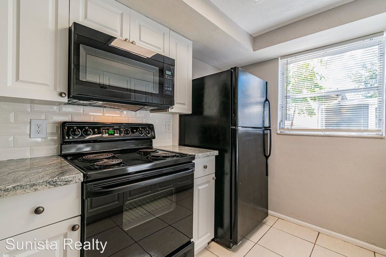 6841 Tierra Verde - Photo 3 of 19