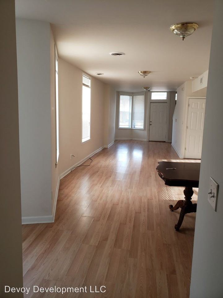 1232 N Euclid - Photo 2 of 13