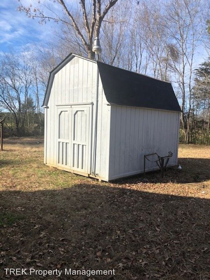 320 Pleasant Grove Rd - Photo 2 of 11