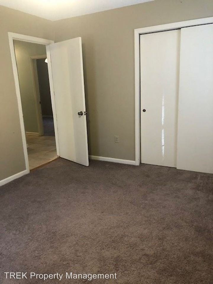 320 Pleasant Grove Rd - Photo 3 of 11