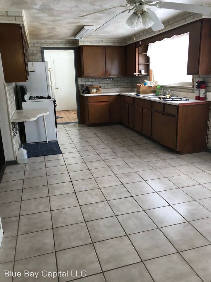 2295 Williamson Street - Photo 2 of 12