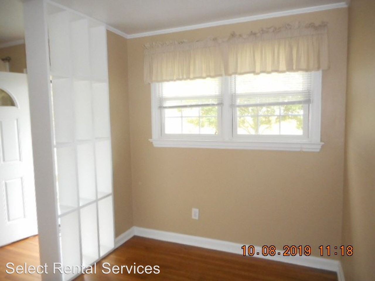 1627 Soundneck Rd - Photo 3 of 8