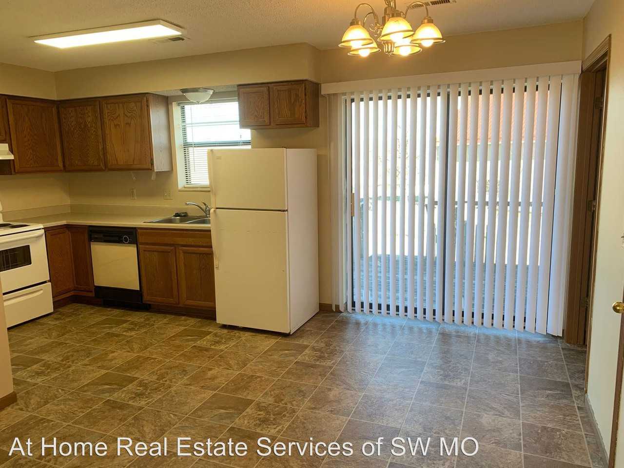 3374 S Moreland Ct - Photo 3 of 4