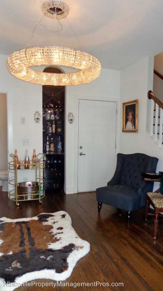 220 Porter Village Circle - Photo 3 of 9