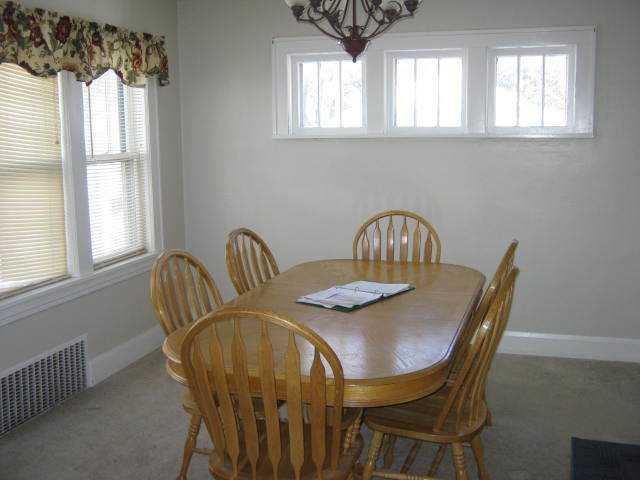 36 Snelling Ave - Photo 3 of 9