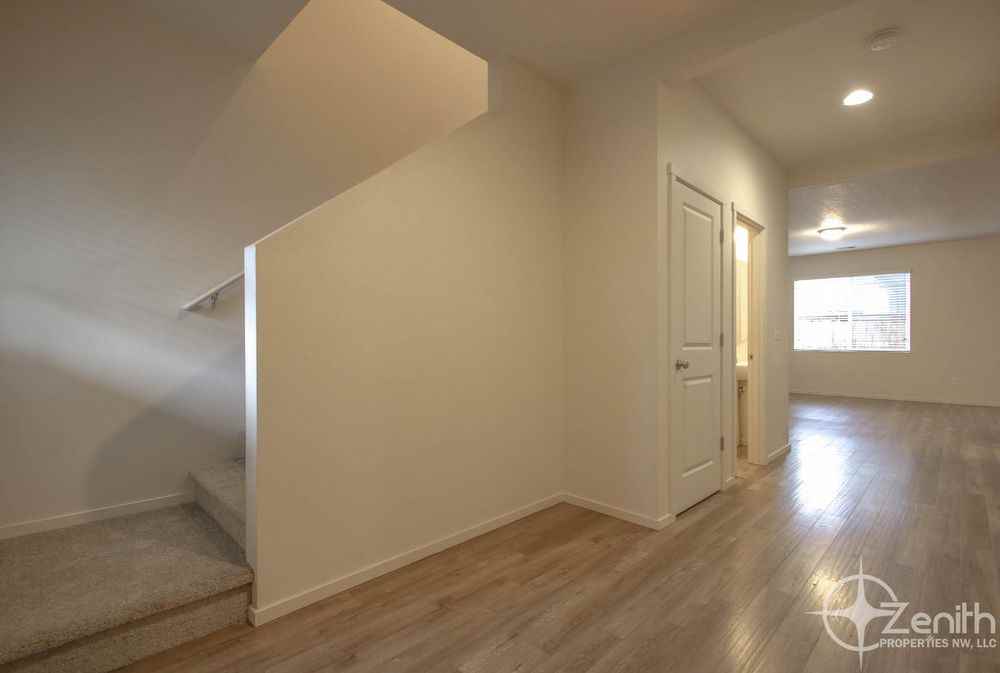 1400 Ne 85th Way - Photo 2 of 18