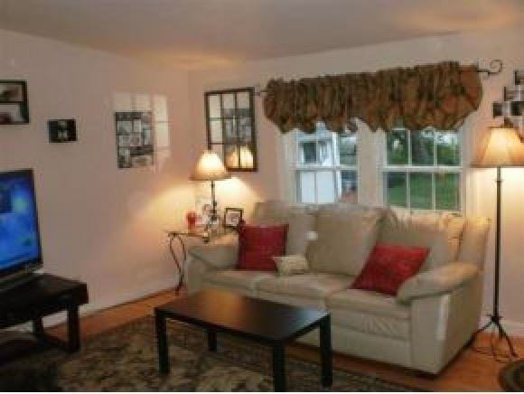10 Silkwood Ave - Photo 3 of 12