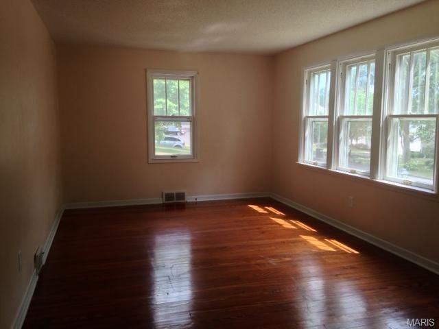 7827 Kenridge Ln - Photo 2 of 13