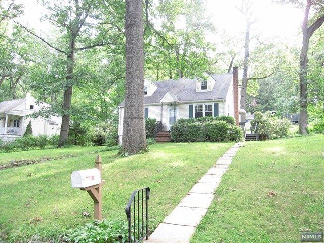 45 Forest Ave - Photo 2 of 16