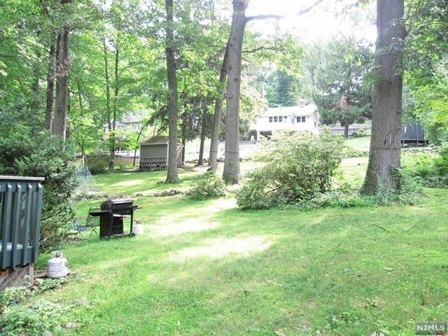 45 Forest Ave - Photo 3 of 16