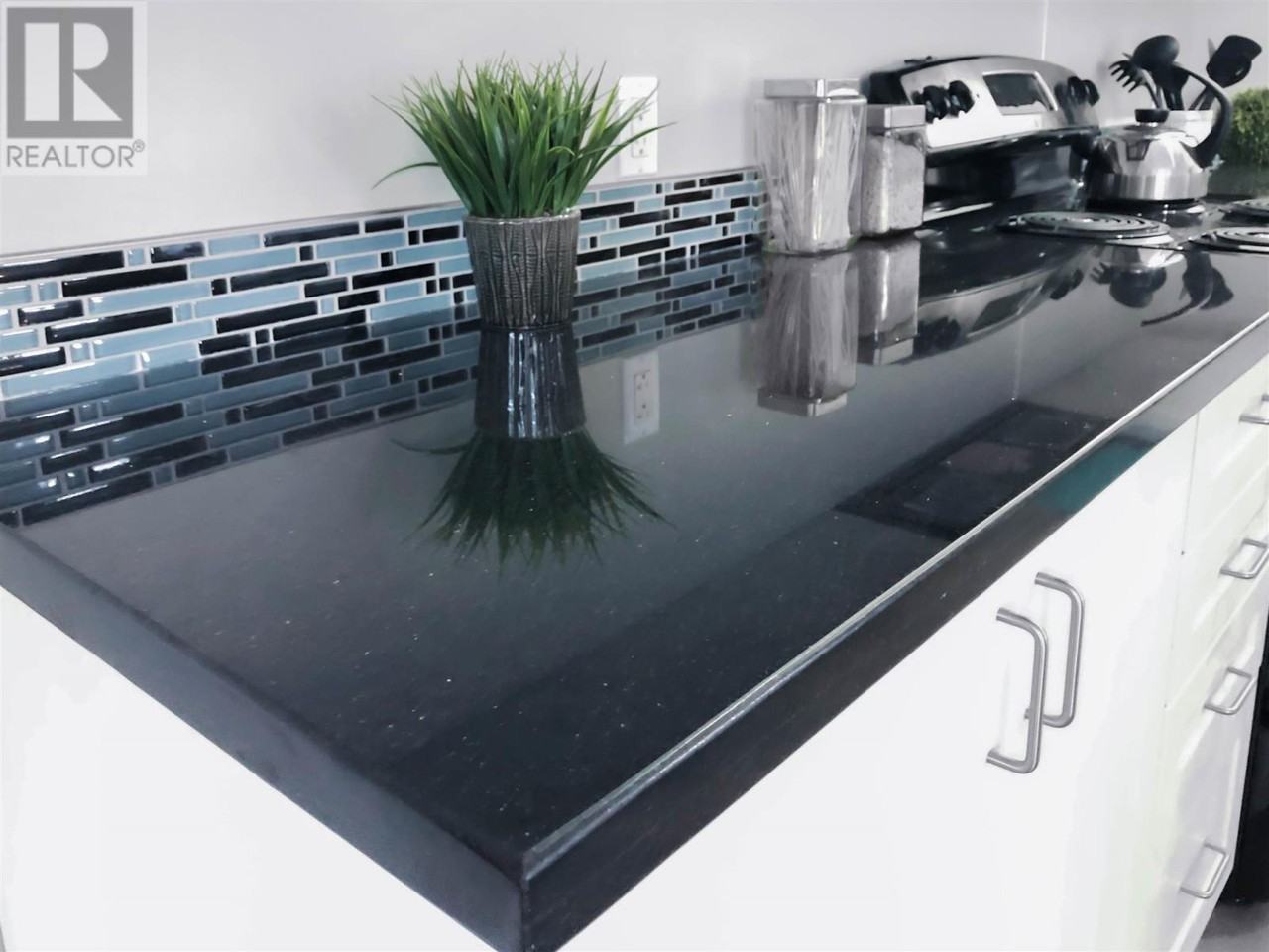 630 Princess Street - Photo 5 of 11