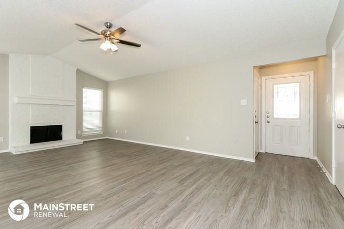 225 Chasmier Way - Photo 3 of 16