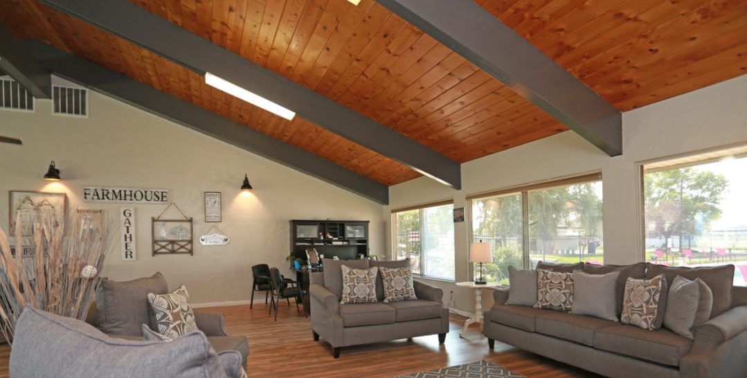 Foxridge Farm - Photo 3 of 18