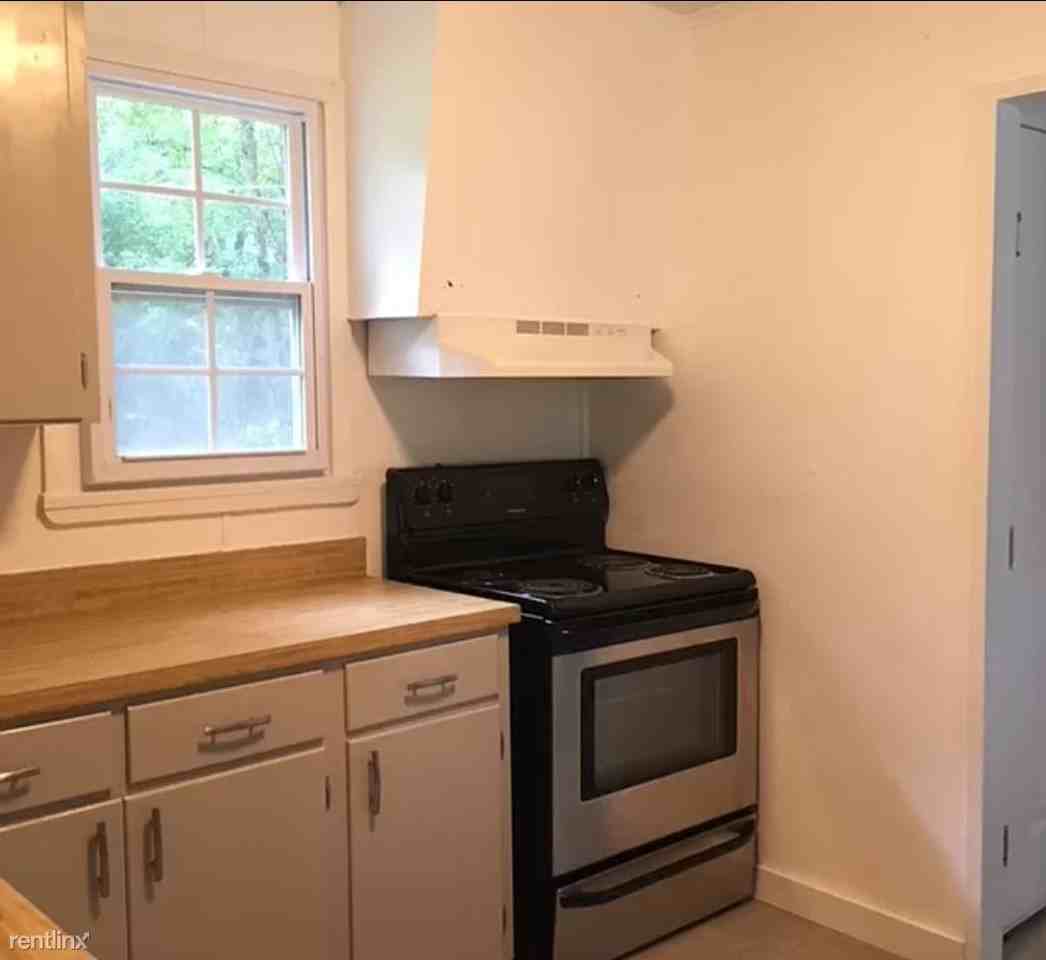 108 Maple St - Photo 3 of 23