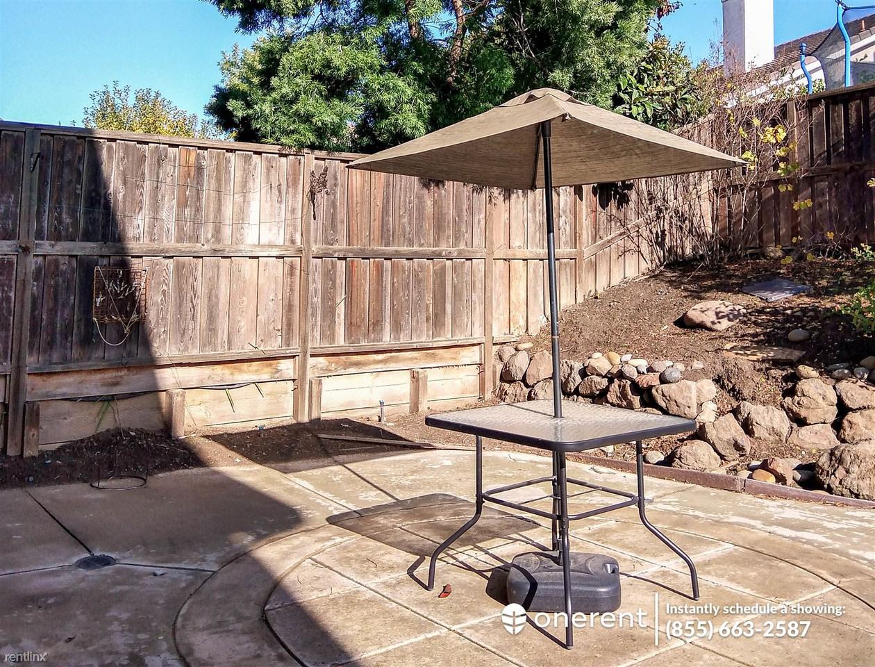 2117 Spruce Way - Photo 3 of 10