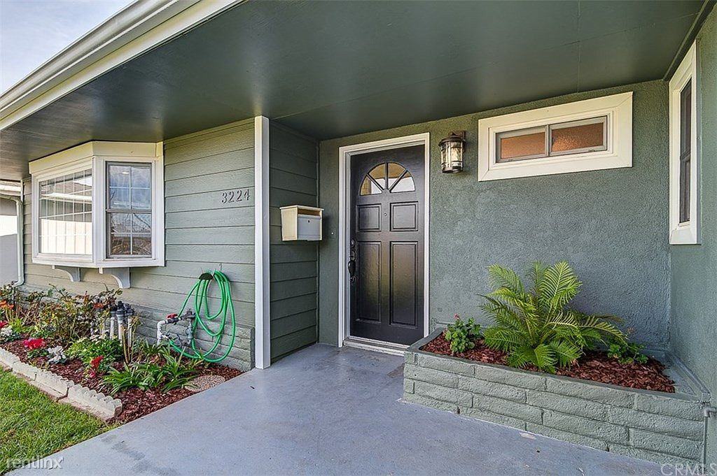 3224 Dakota Ave - Photo 2 of 33