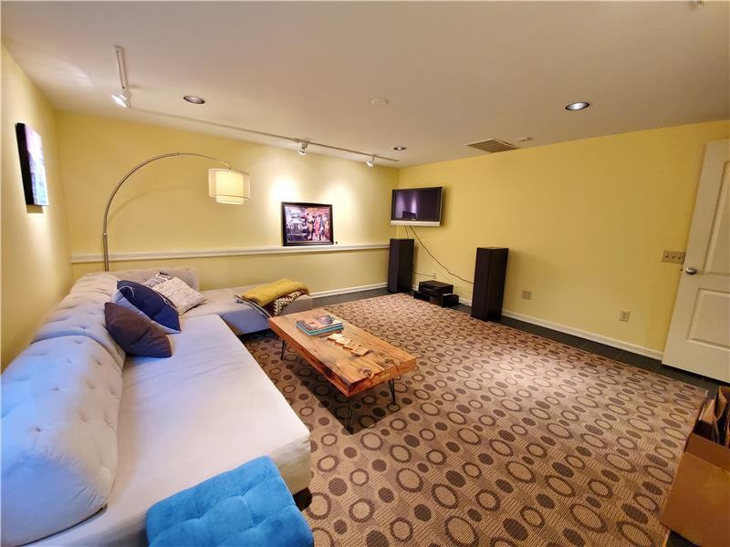 3130 Franklin Ave E - Photo 3 of 23