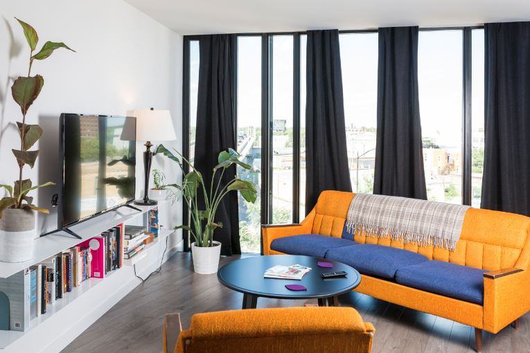 540 Waterfront Dr - Photo 2 of 8