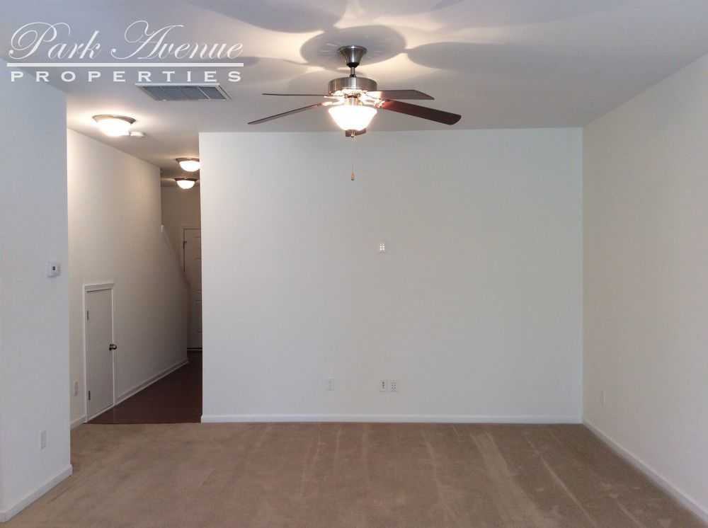 13224 Erwin Rd - Photo 3 of 10