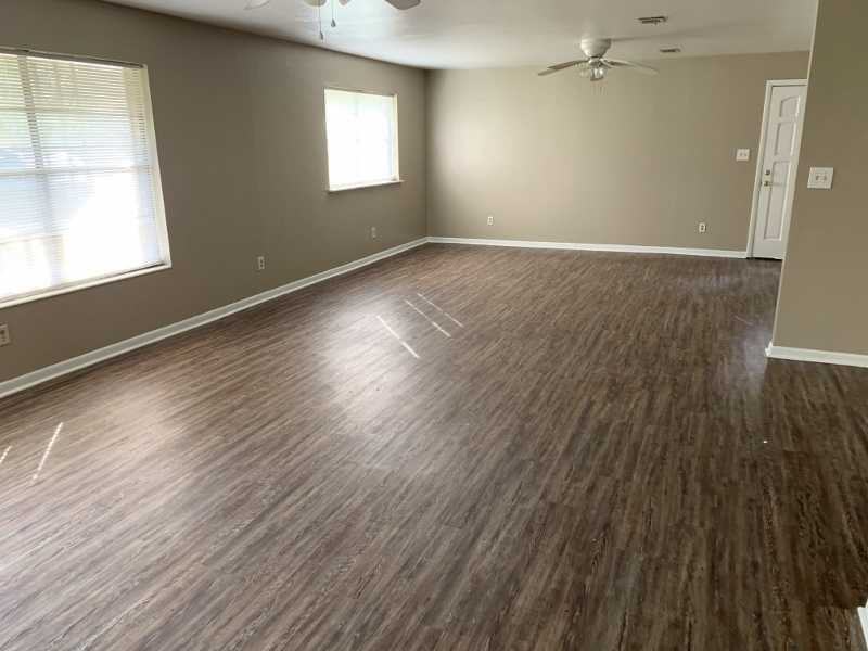 206 Cactus St - Photo 2 of 9