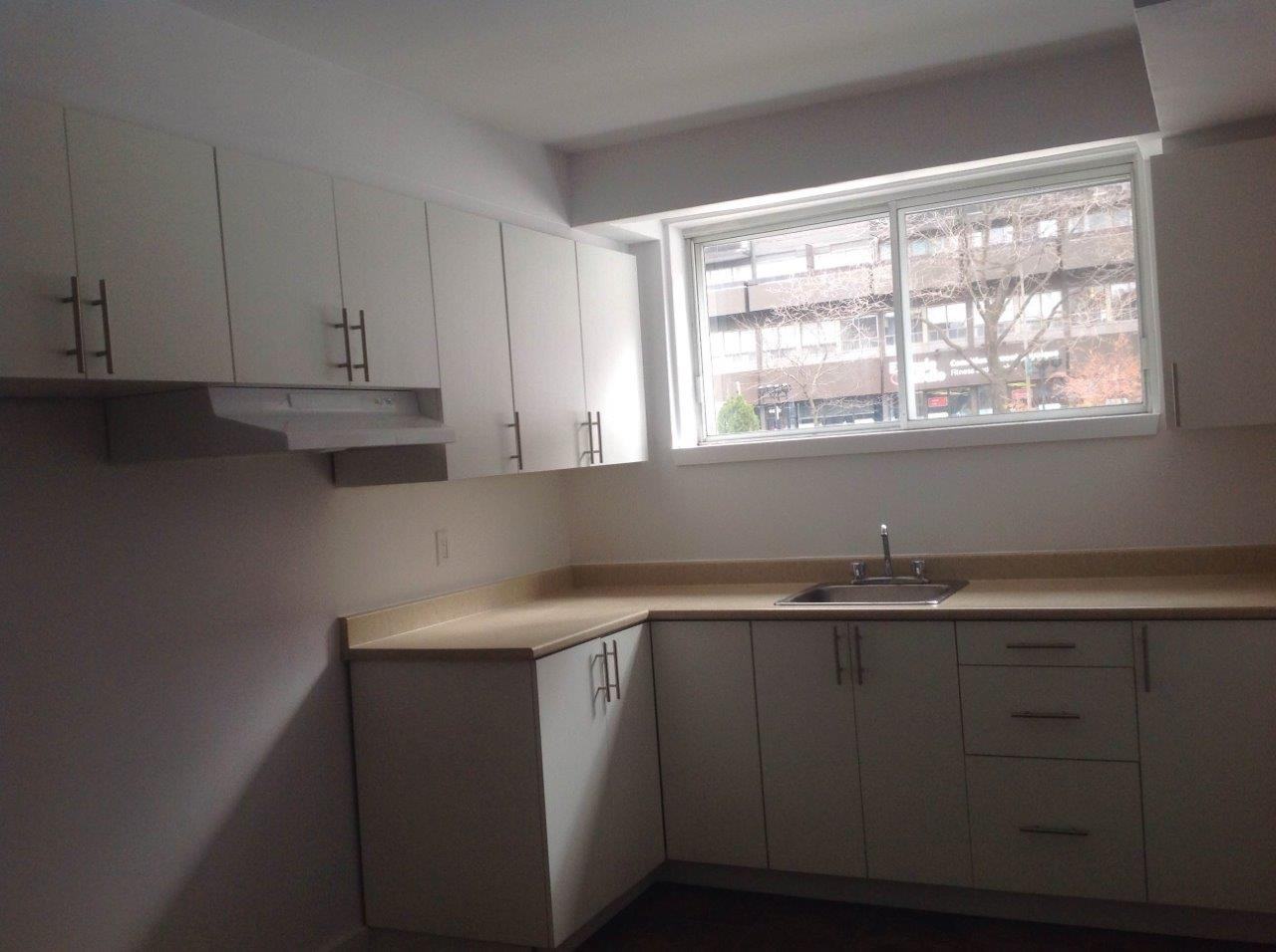 6565 Rue Sherbrooke Ouest - Photo 3 of 10