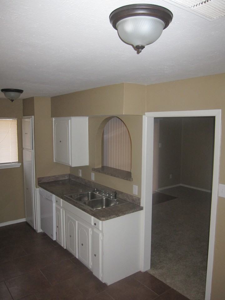 2805 W Ferndale Ln - Photo 7 of 25