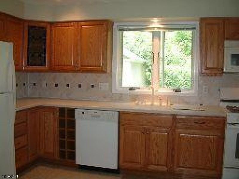 149 Union Ave - Photo 2 of 5