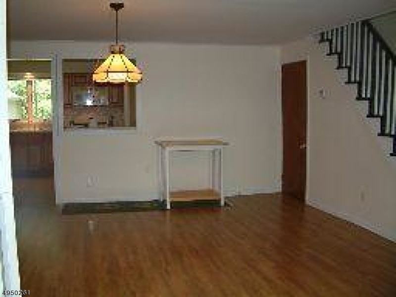 149 Union Ave - Photo 3 of 5