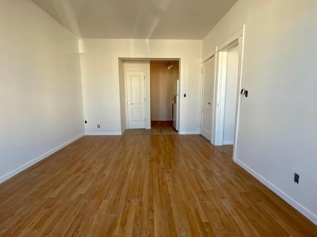 6144 61-44 Palmetto Street - Photo 2 of 5