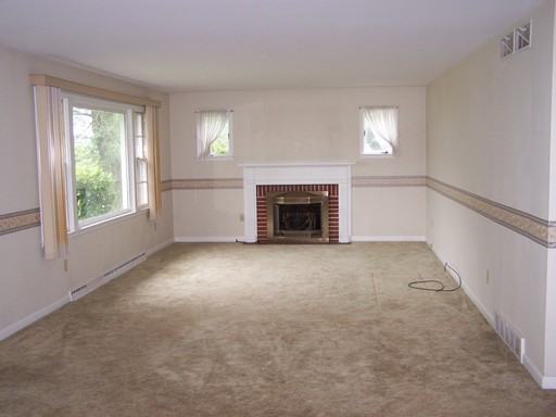376 Weidman Ave - Photo 3 of 9