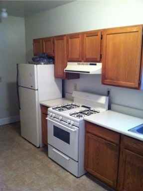 1614 Monteiro St - Photo 2 of 9