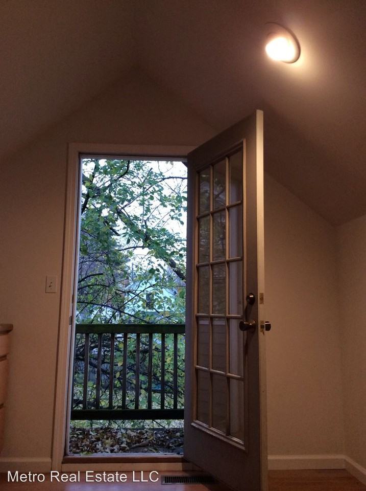 2104 Fox Ave - Photo 3 of 11