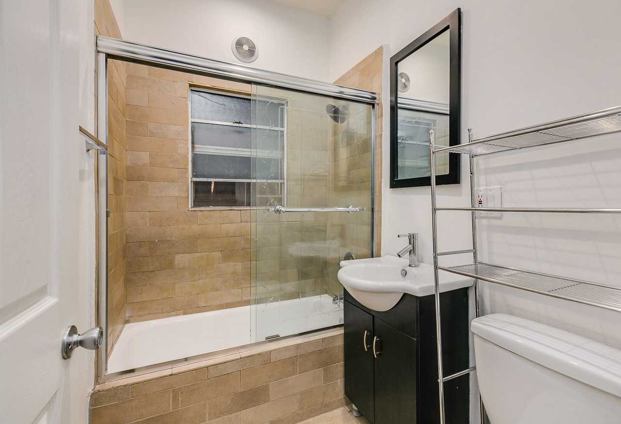 7229 Willoughby Ave - Photo 3 of 7