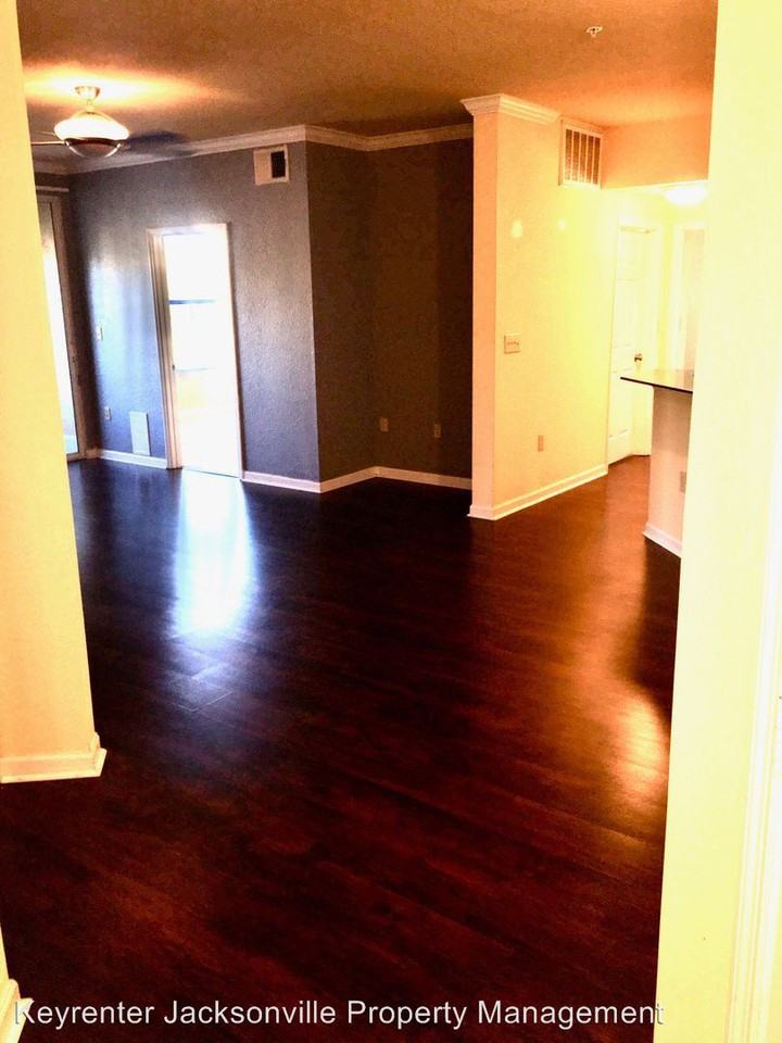 8539 Gate Parkway W - Photo 3 of 50