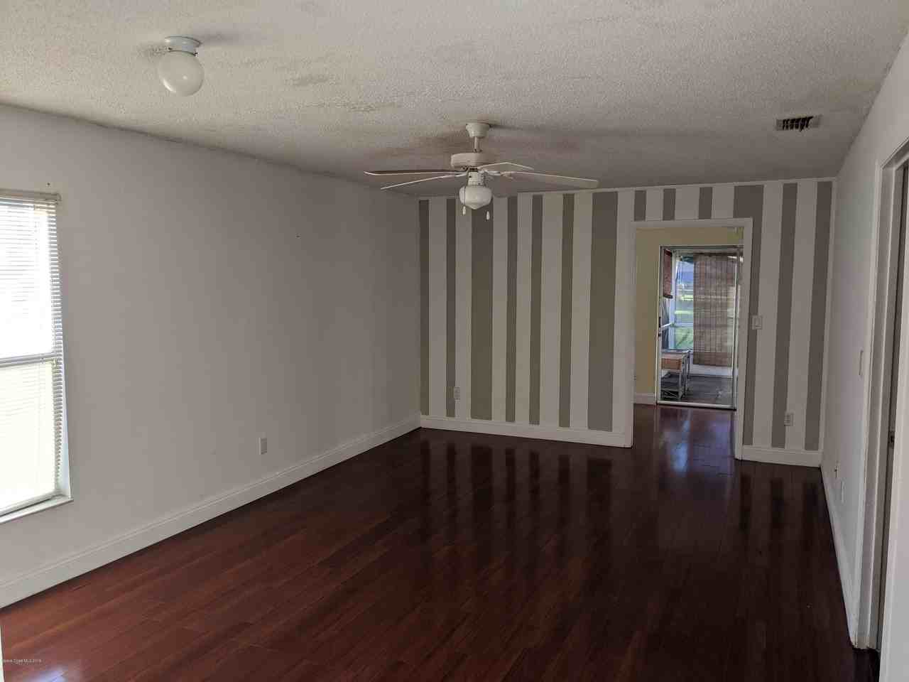 1560 Bunker Hill Court - Photo 2 of 16