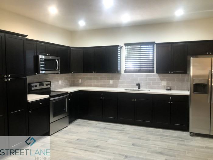 7715 North 23rd Avenue - Photo 3 of 15