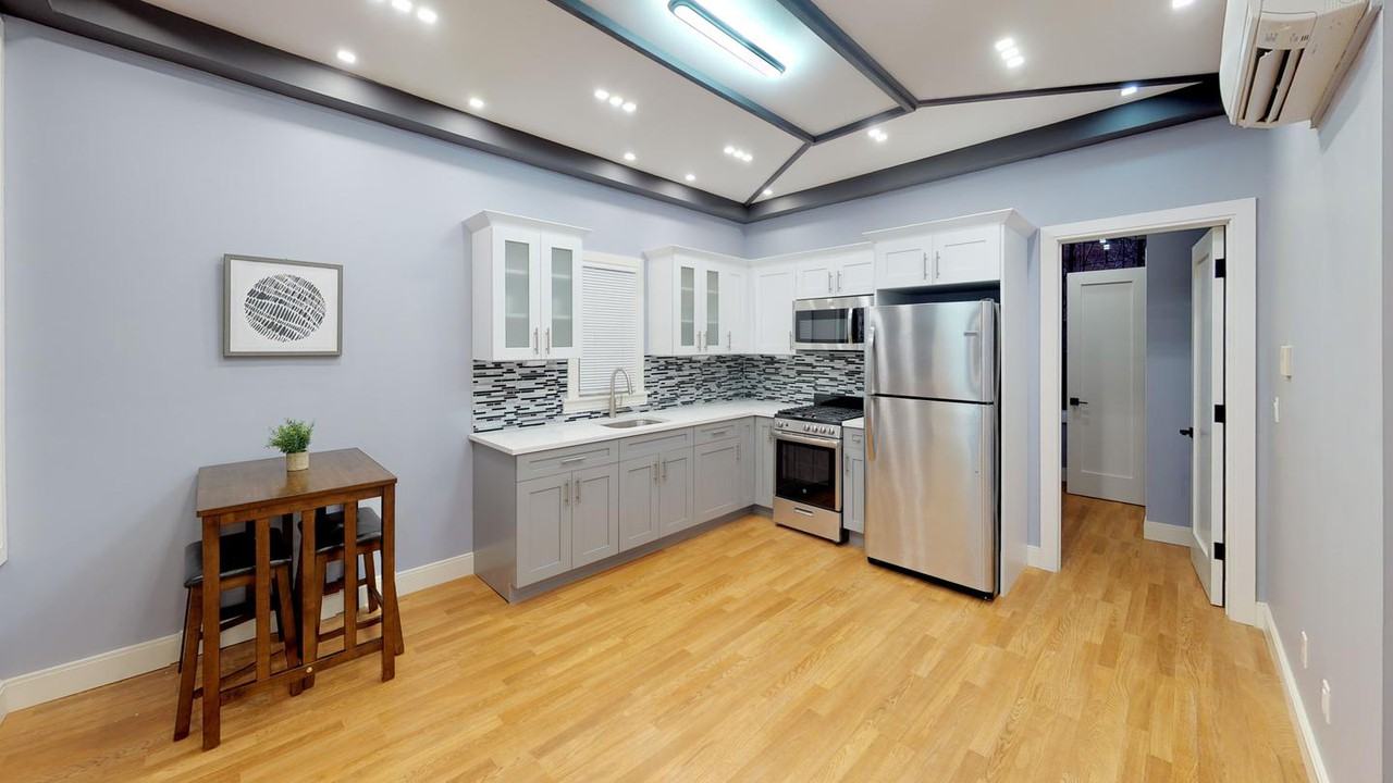 Updated Bushwick apartment near the L, M, and J lines - Photo 2 of 17