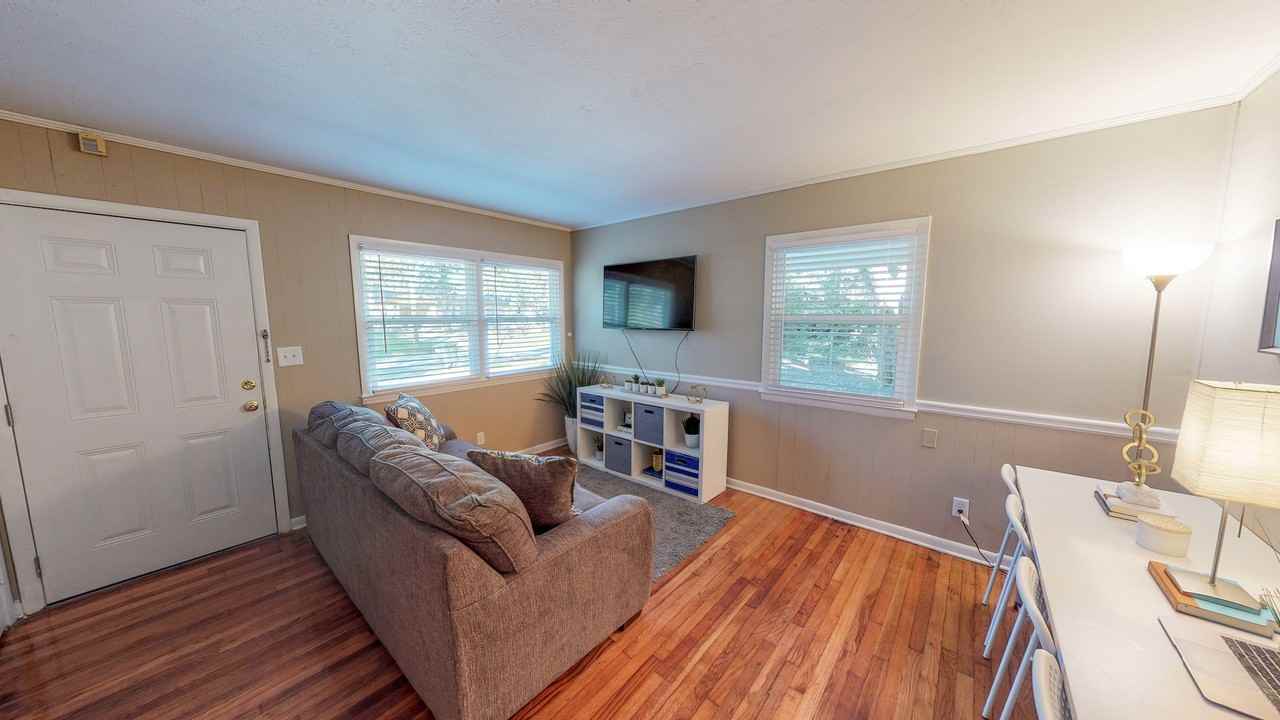 130 Agnes Avenue - Photo 2 of 21