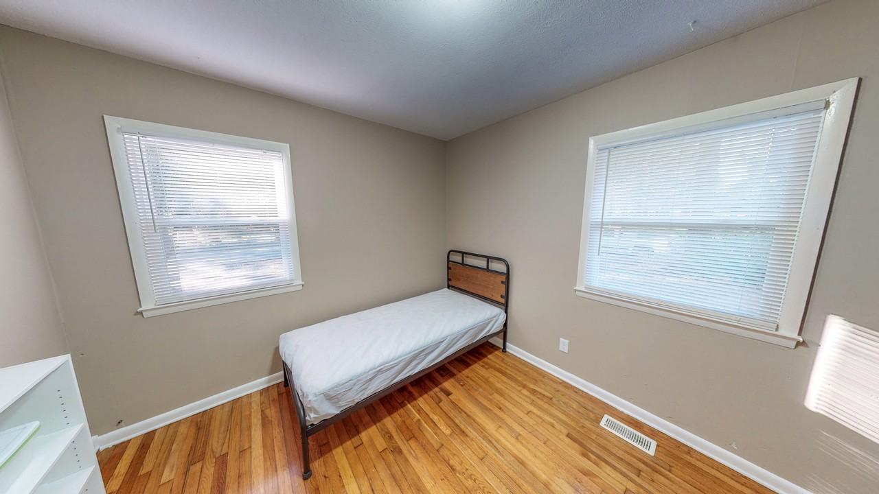 130 Agnes Avenue - Photo 7 of 21