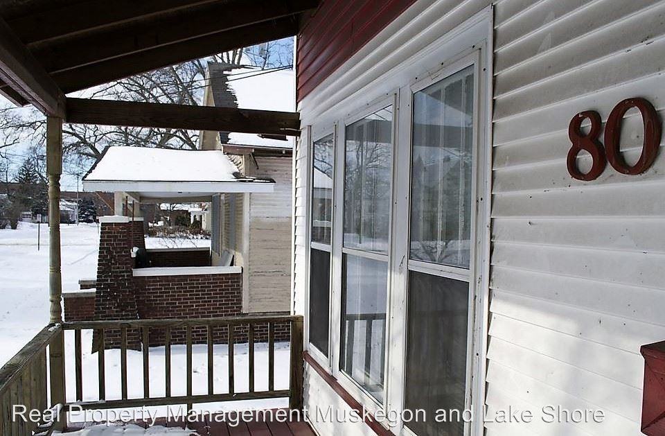 80 East Grand Ave - Photo 2 of 2