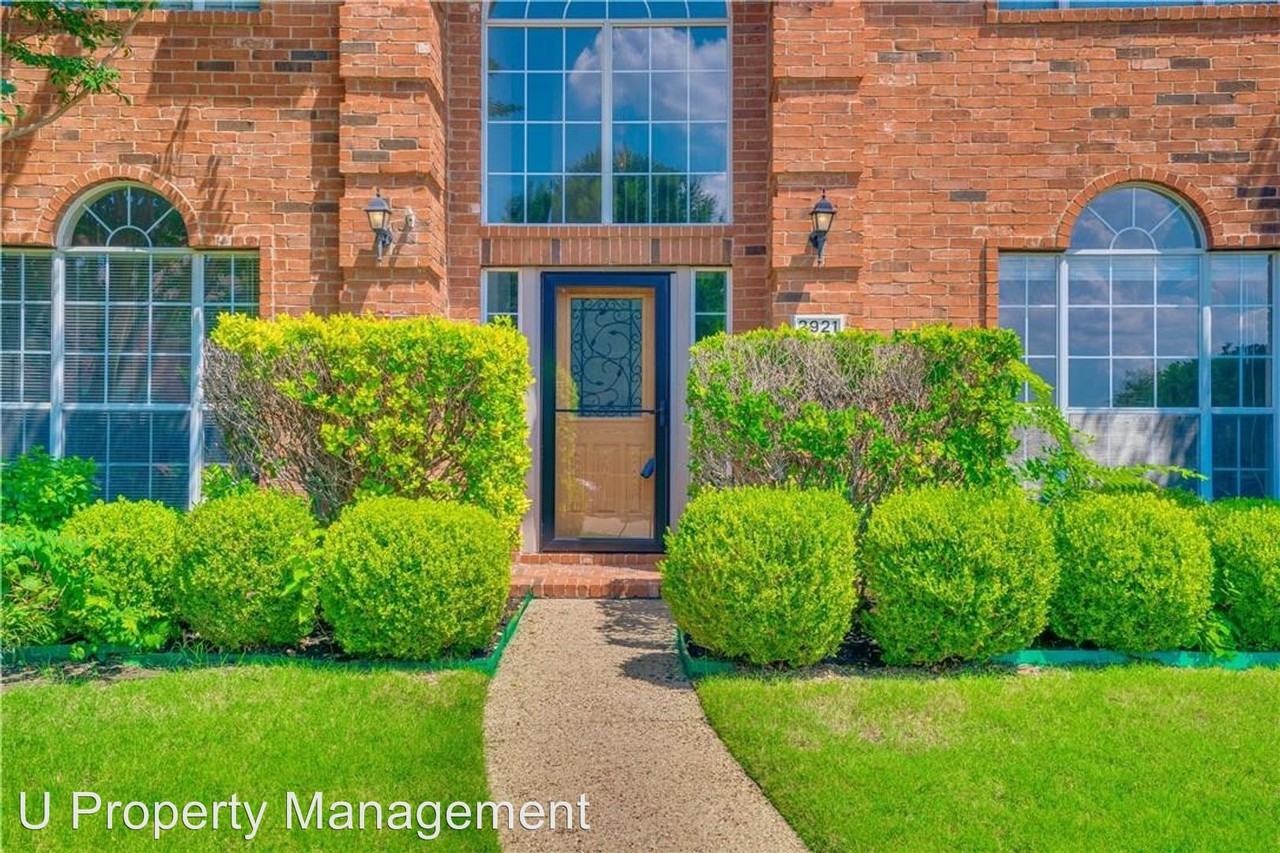 2921 Moody Dr. - Photo 3 of 31