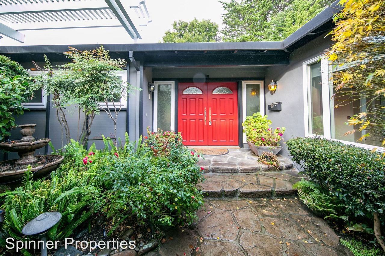 2744 Comstock Circle - Photo 2 of 20